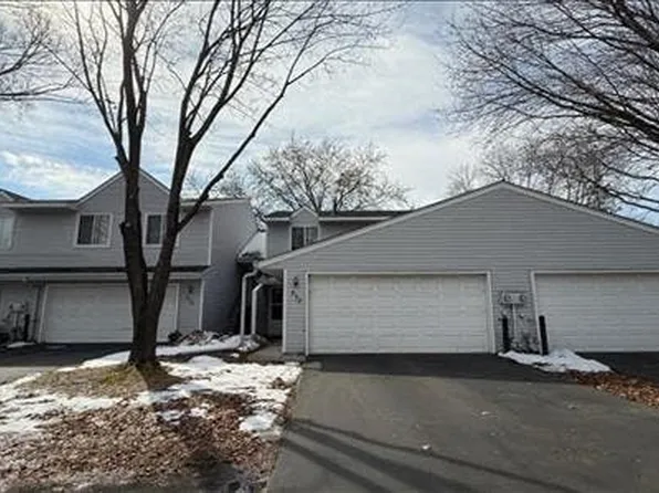 570 Clover Leaf Pkwy NE, Blaine, MN 55434