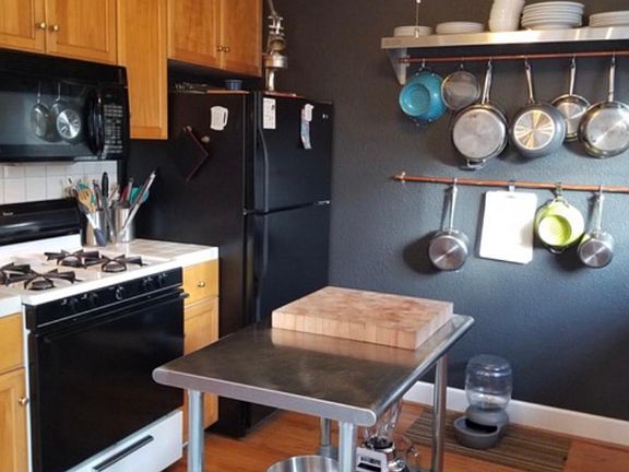 4th image of 3393 Herman Ave