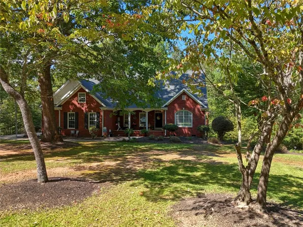 190 Heritage Dr, Pickens, SC 29671