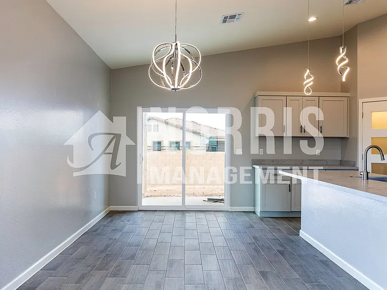 12532 W Delwood Dr — Photo 15