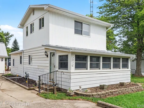 7455 Woodland Rd, Lexington, MI 48450