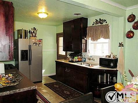2nd image of 4021 Alamo Ave