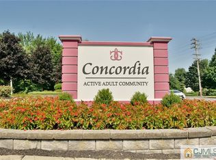 8C John Adams Ct, Monroe Township, NJ 08831