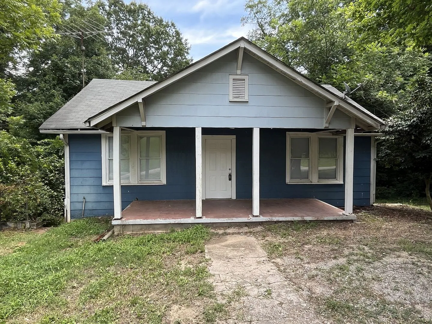 975 Old Charlotte Rd. — Photo 2