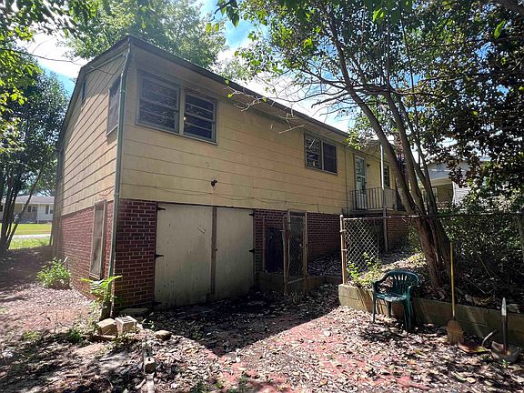 3rd image of 600 Greenhill Rd