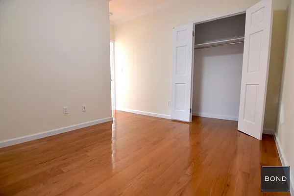 Rented by Bond New York | media 23