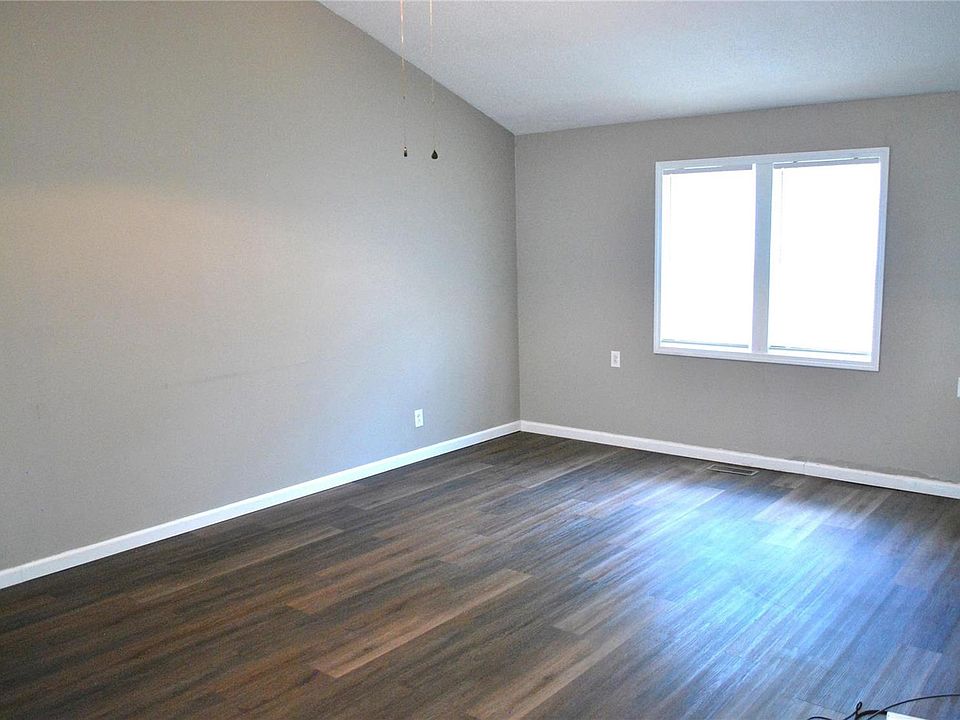 110 E Main St, Essex, MO 63846 Zillow