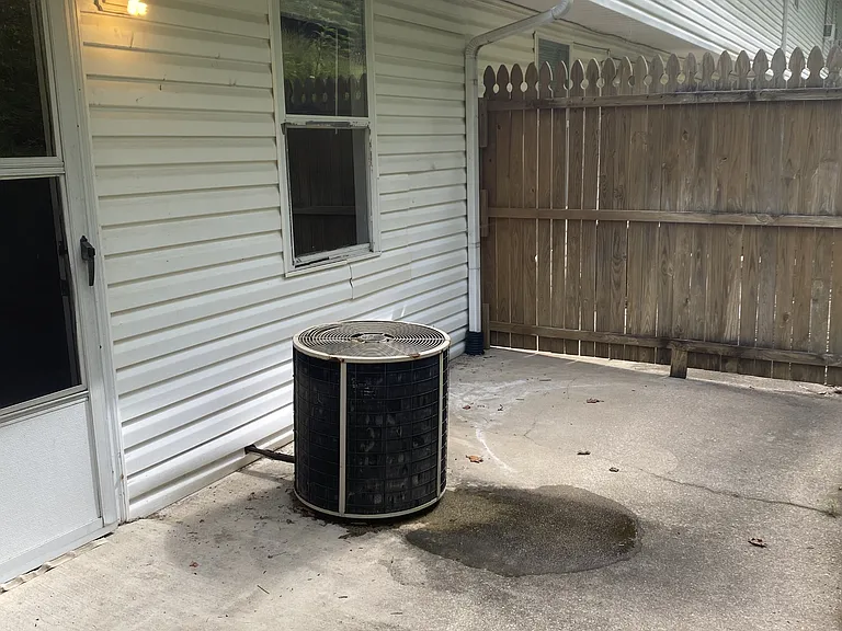 5724 Stiles Dr — Photo 7