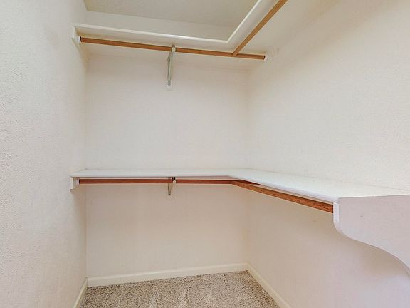 3rd image of 13612 Vic Rd NE
