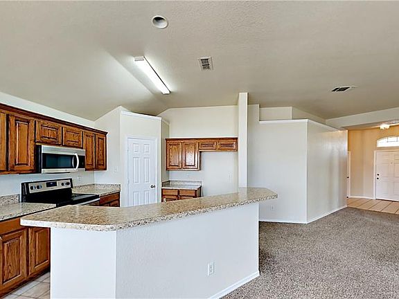 5th image of 8120 Whitney Ln