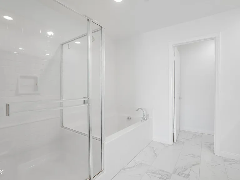 667 Pedro St — Photo 35