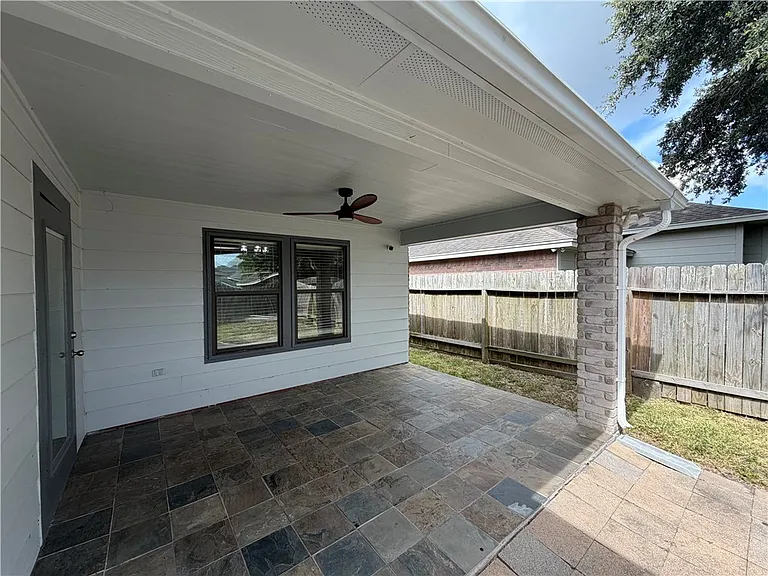 6830 Round Table St — Photo 24