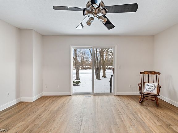 3rd image of 1273 Meadow Run