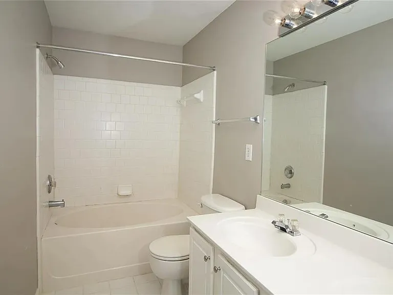 5142 Manerdale Dr SE #4 — Photo 8