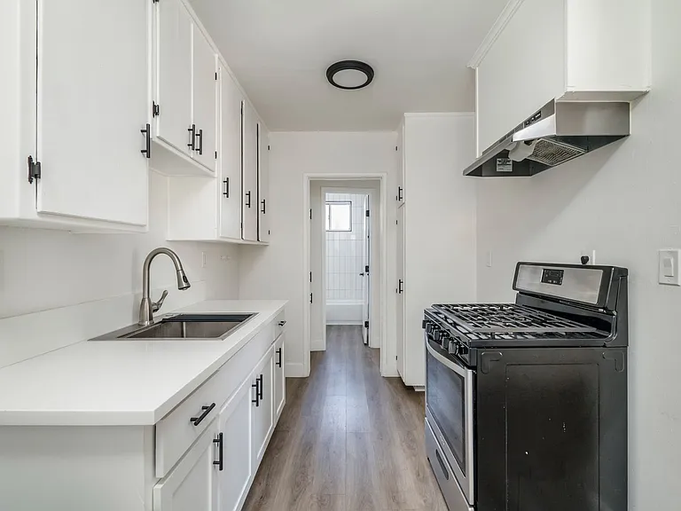 6115 Cherry Ave — Photo 5