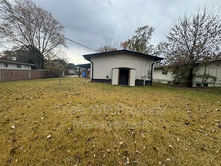 1105 Cheyenne Dr — Photo 3