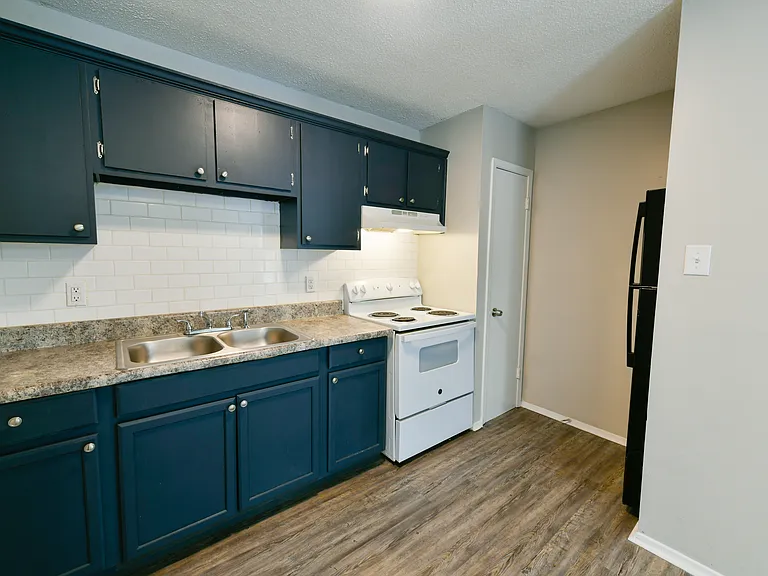 Bird's Nest Apartments — Photo 18
