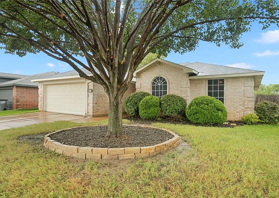 1st image of 221 Lake Wichita Dr