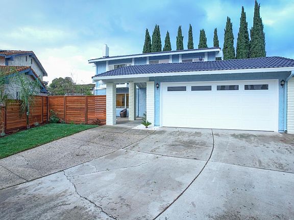 2nd image of 3825 Nash Ct