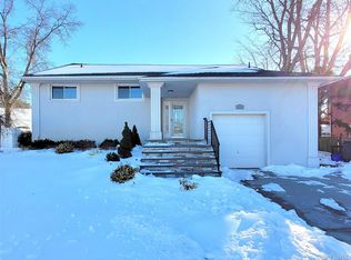 702 Fishermans Road, Baldwin, NY 11510