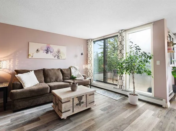 2425 N 90th Ave SW #314, Calgary, AB T2V 4X8
