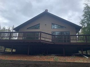 658 E River Dr, Lanse, MI 49946