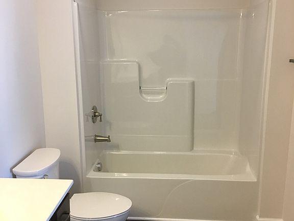 3rd image of 220 Highland Corporate Dr APT 407