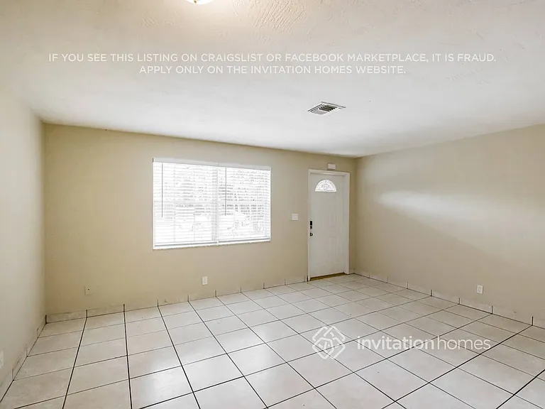 1380 SW 26th Ter — Photo 4
