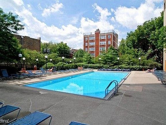 2nd image of 2020 N Lincoln Park W APT 3B