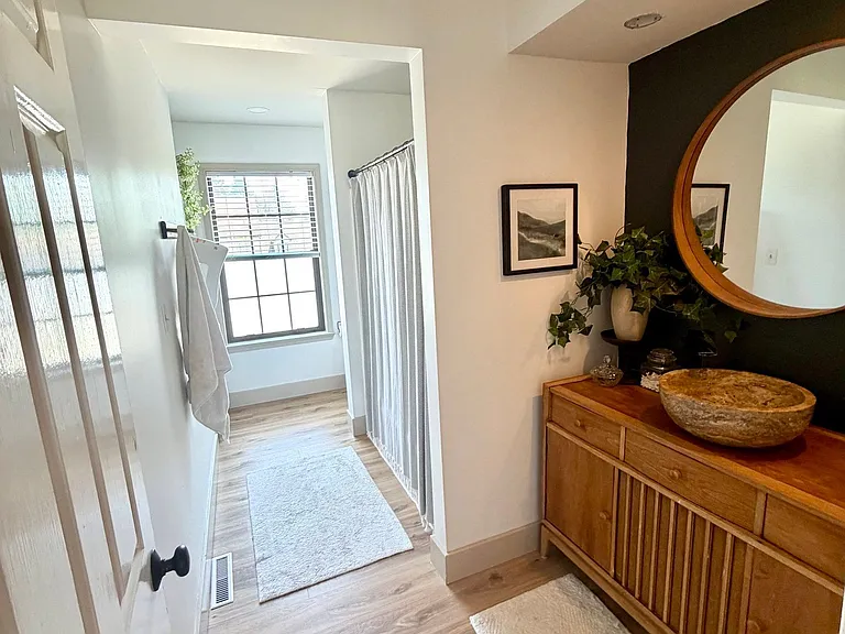 60 Carriage House Dr — Photo 12
