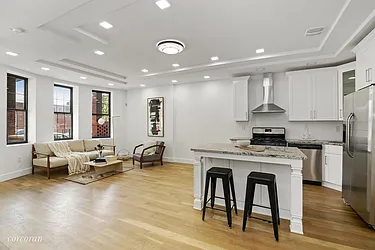 4 Charlotte Street  image 1 of 8