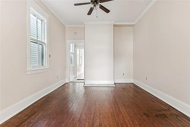 133 N Clark St — Photo 3