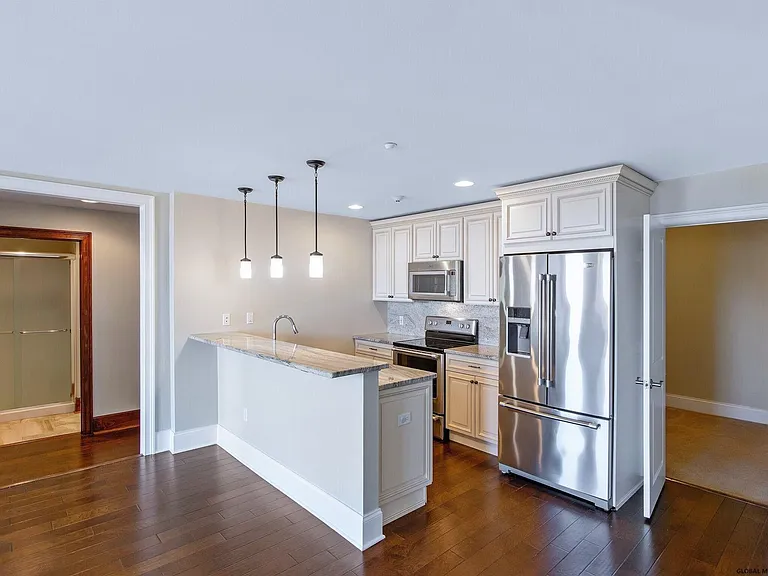 510 Broadway St #3H — Photo 11