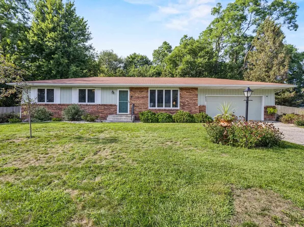 403 4th St, Albany, WI 53502