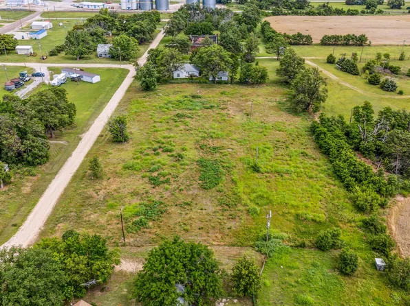 210 S Gregory St, Nashville, KS 67112