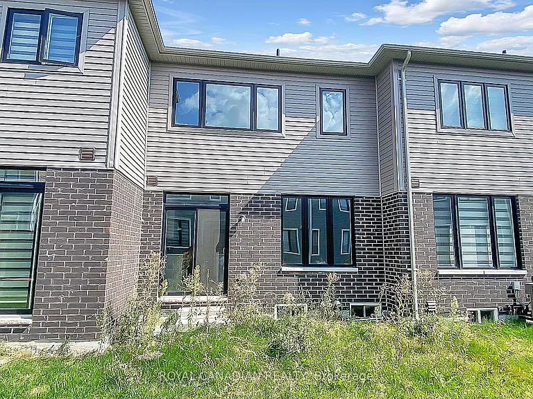 21 Tamworth Ter — Photo 46