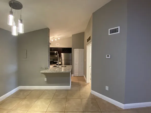 2803 N Oakland Forest Dr, Fort Lauderdale, FL