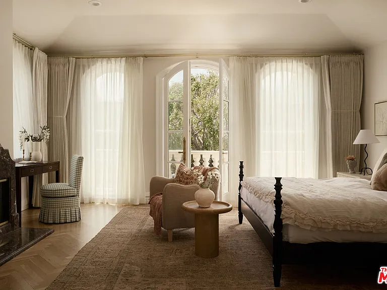 628 N Rodeo Dr — Photo 19