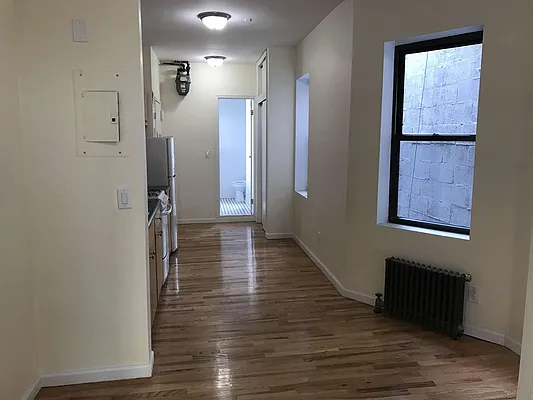 Rented by Salon Realty Corp | media 22