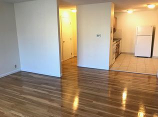 282 Grove St APT 7, Auburndale, MA 02466