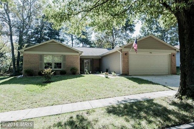 1st image of 933 Mastline Dr