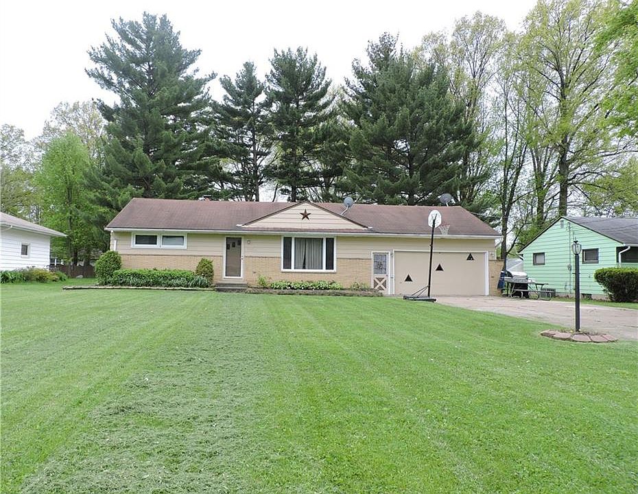 1st image of 39687 Carol Ln