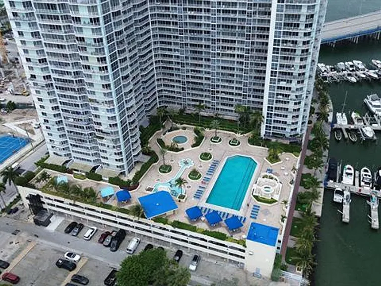 7601 E Treasure Dr #416 — Photo 25