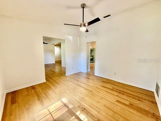 860 N Kansas Ave — Photo 4