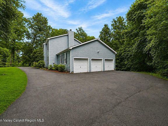 2nd image of 26 Corriedale Lane