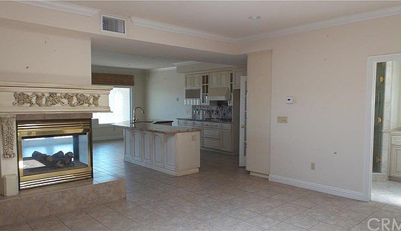4th image of 886 W Highpoint Dr