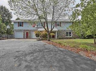 526 Pine Hill Rd, Hummelstown, PA 17036