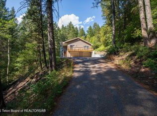 1207 Vista Dr, Star Valley Ranch, WY 83127
