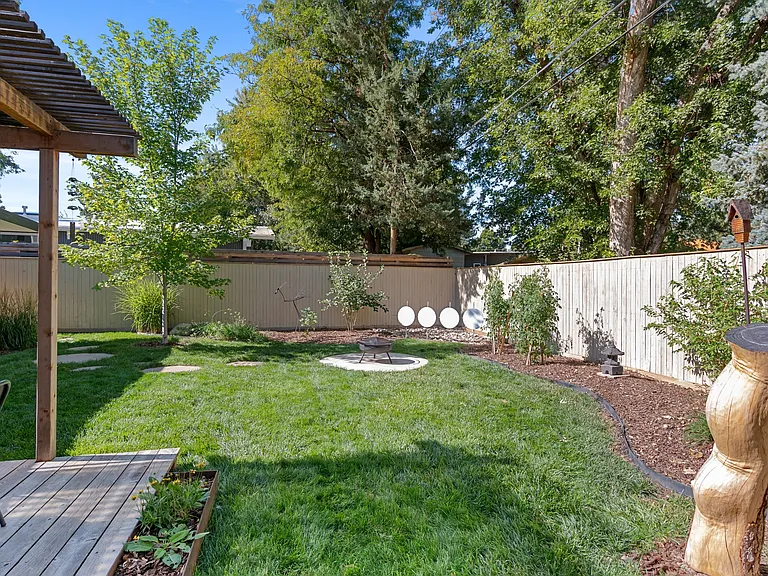 1403 S Eudora St — Photo 47