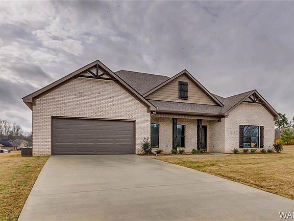 3rd image of 1596 Arborway Cir